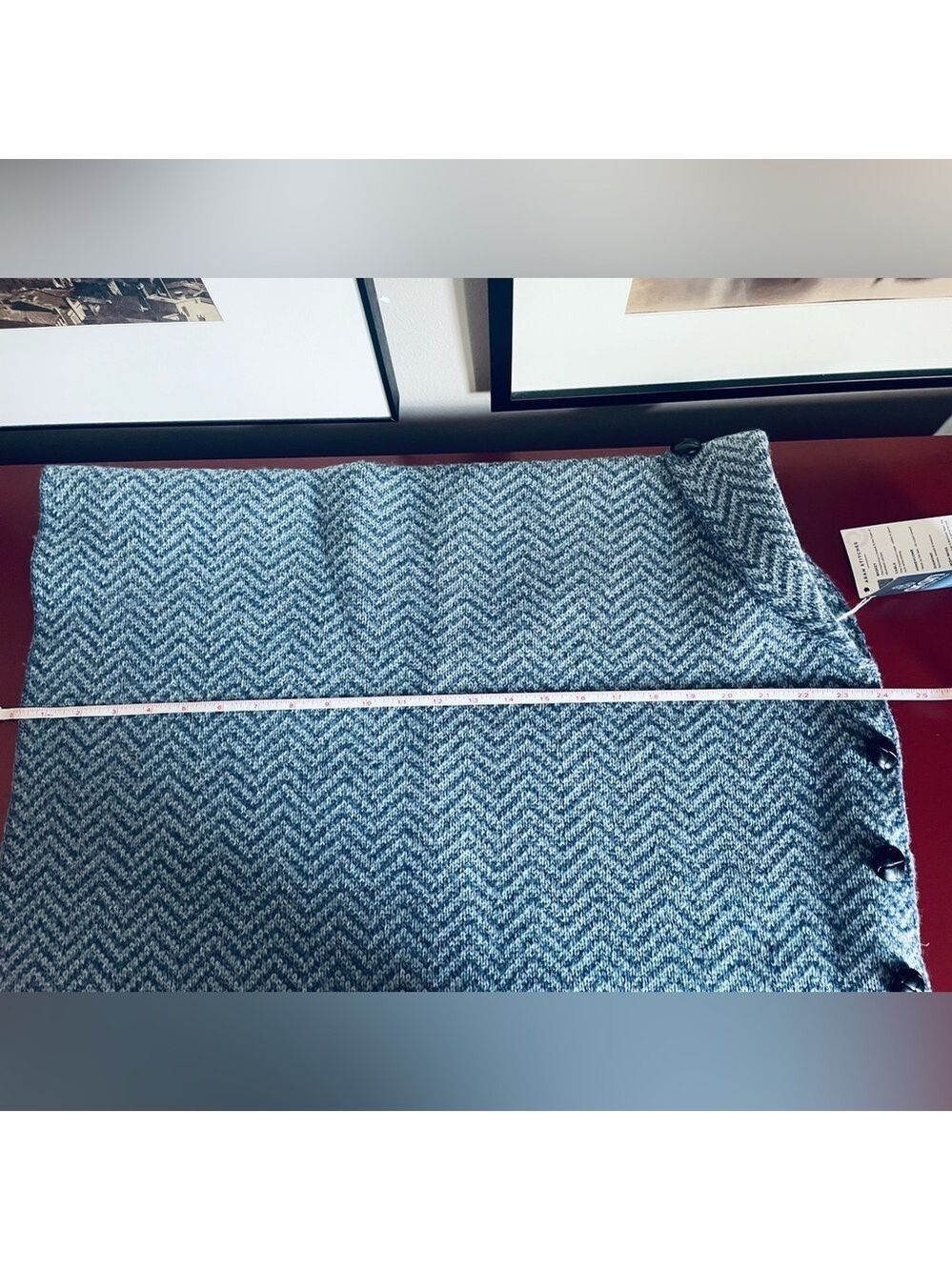 ARAN Irish Blue Herringbone Poncho w. Carved Wooden Button Detail -One Size BNWT - Picture 8 of 10
